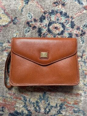 Burberry Brown Pebbled Leather Wristlet Clutch with Gold Plaque